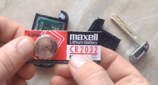 Батарейка CR2032 для ключа зажигания на Хёндай Солярис