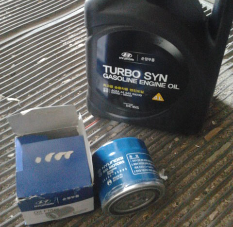 Моторное масло Hyundai Turbo SYN и масляный фильтр на Хендай Солярис