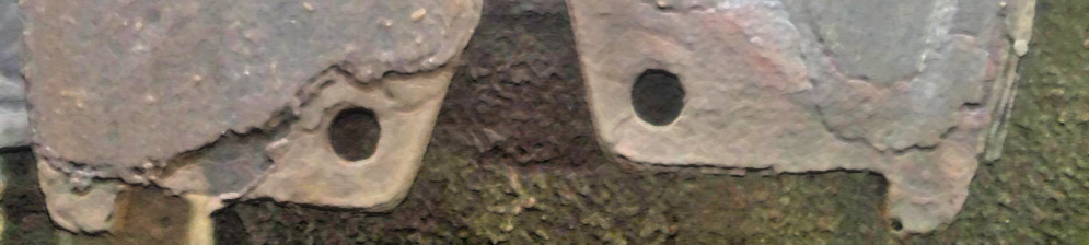 Изношенные тормозные колодки на Лада Калина вид колодки снизу